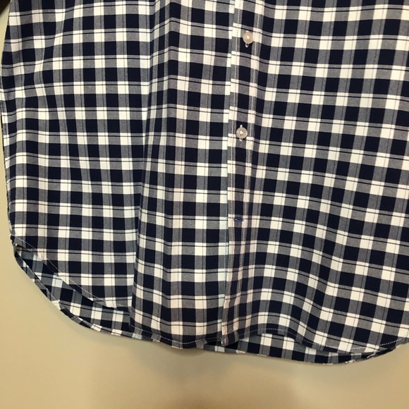 Gap men’s button down shirt. EUC - Picture 6 of 7